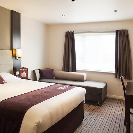 Premier Inn Basingstoke West מראה חיצוני תמונה