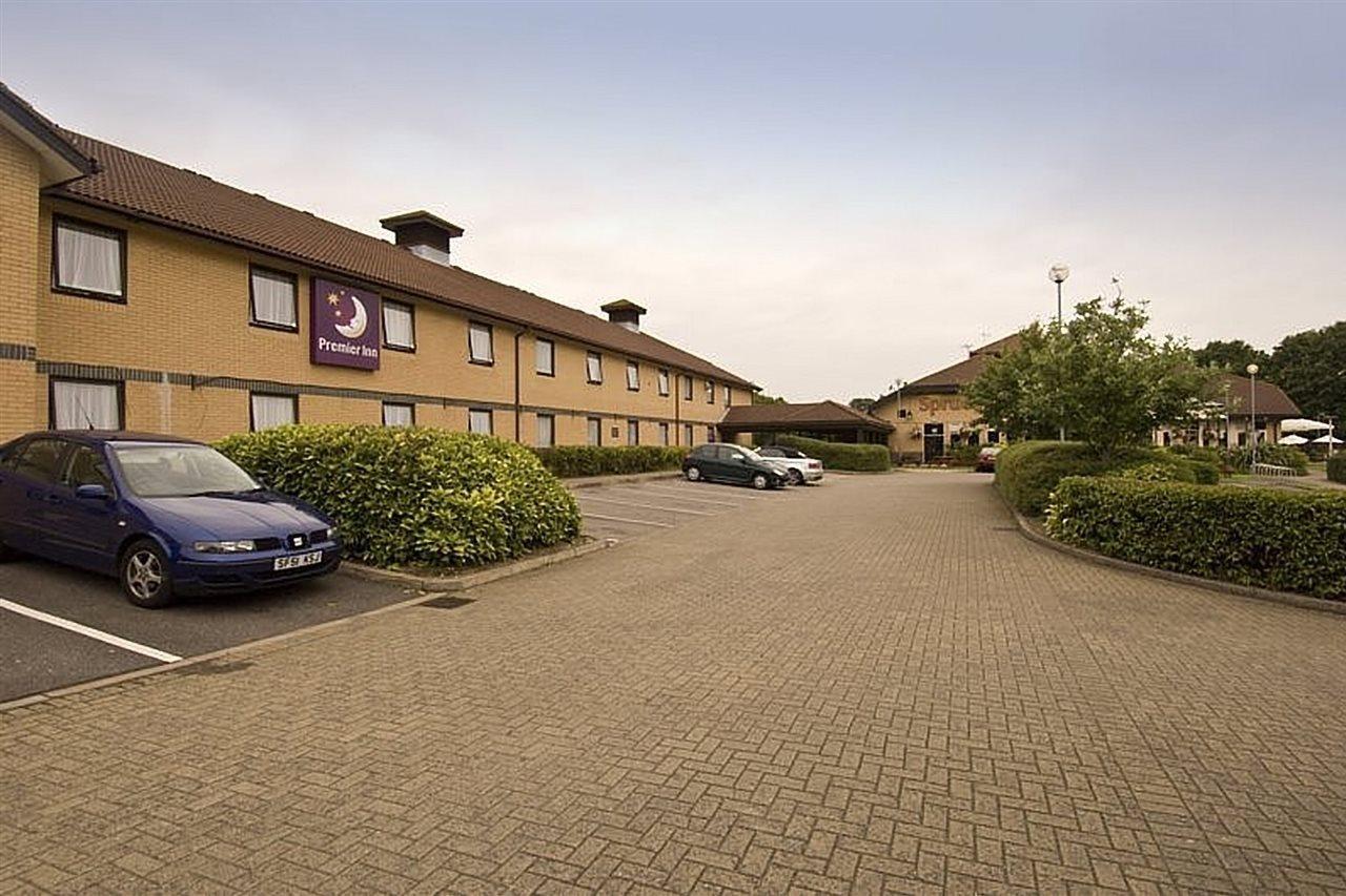 Premier Inn Basingstoke West מראה חיצוני תמונה