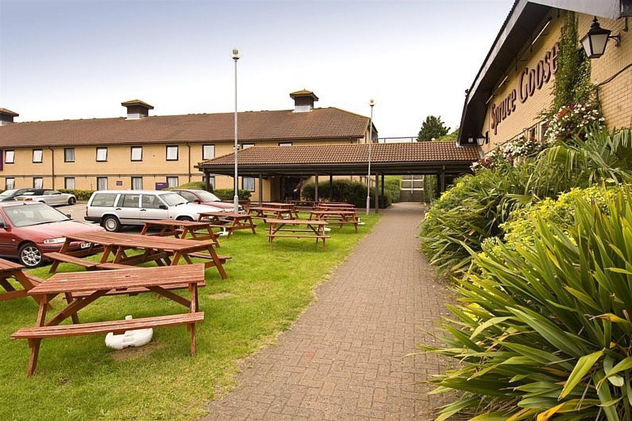 Premier Inn Basingstoke West מראה חיצוני תמונה