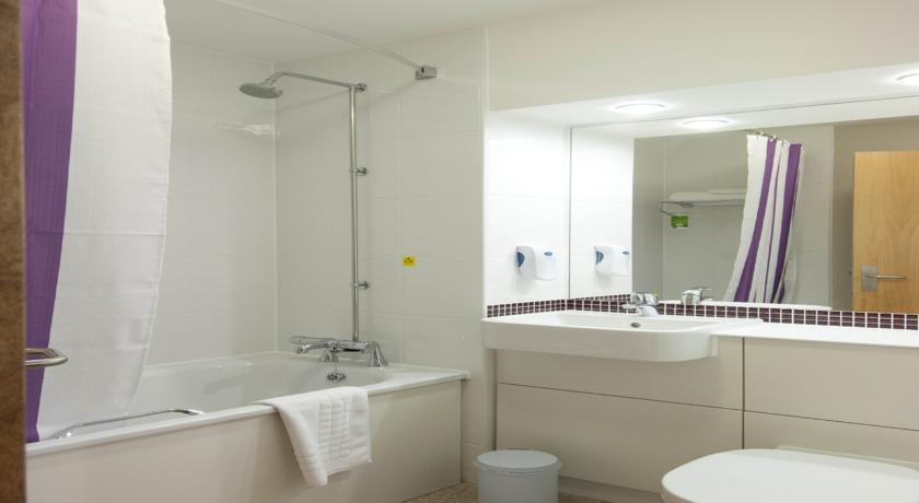 Premier Inn Basingstoke West מראה חיצוני תמונה