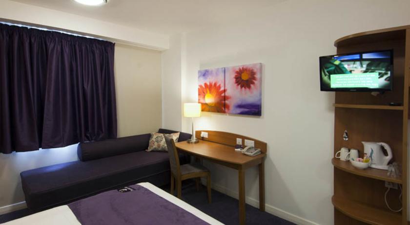 Premier Inn Basingstoke West מראה חיצוני תמונה