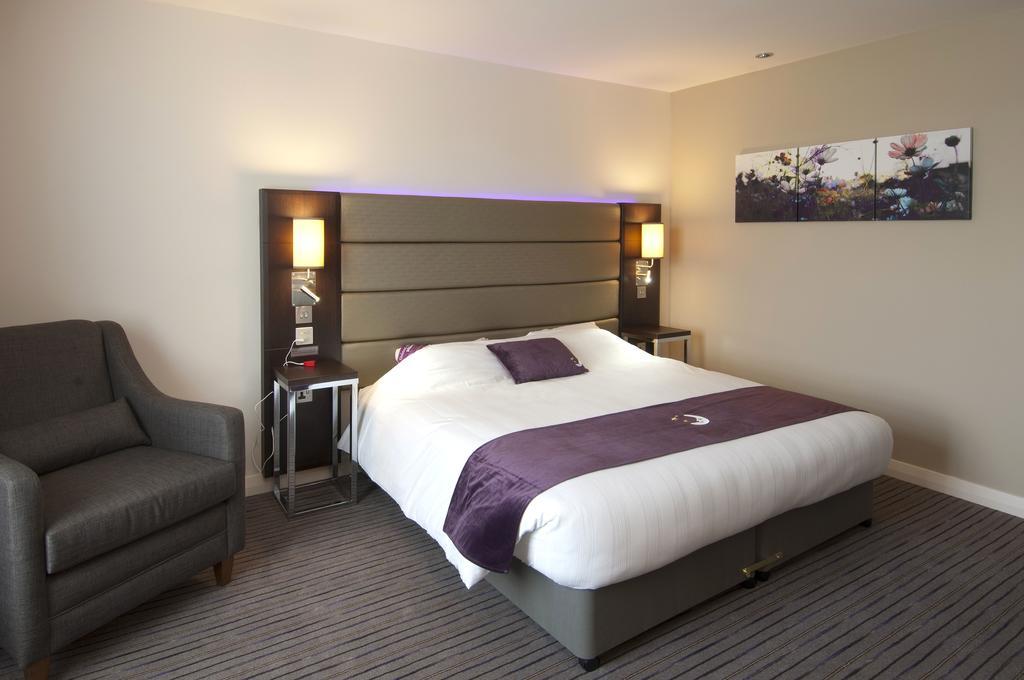 Premier Inn Basingstoke West מראה חיצוני תמונה