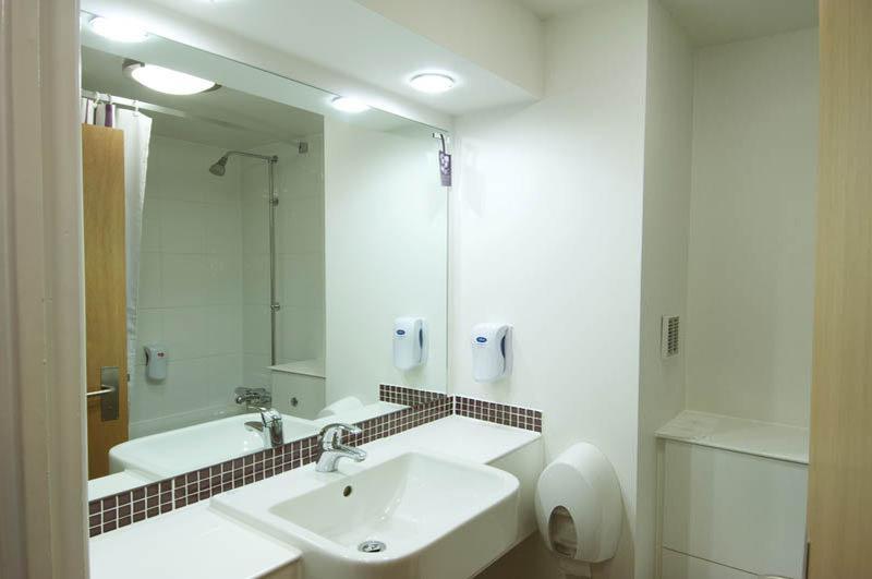 Premier Inn Basingstoke West מראה חיצוני תמונה